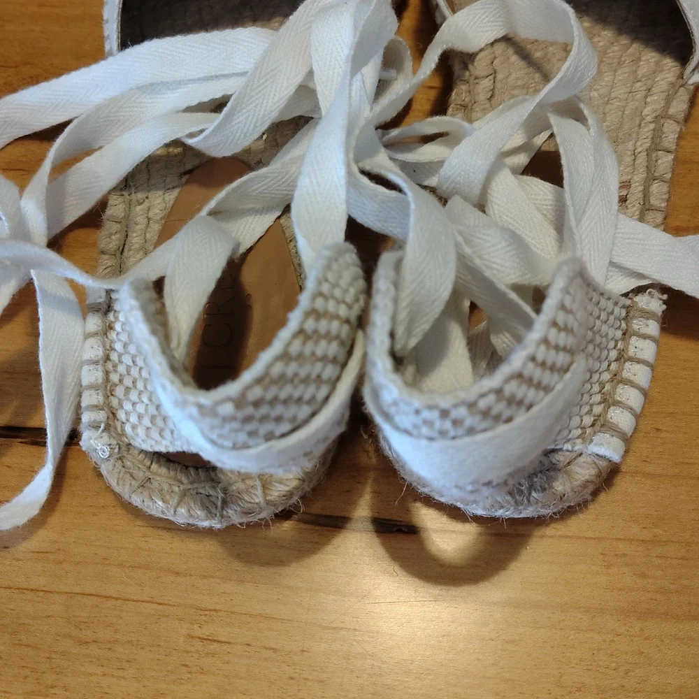 J. Crew Factory Women's 9 Cream With Embroidered Strawberries Canvas Espadrilles